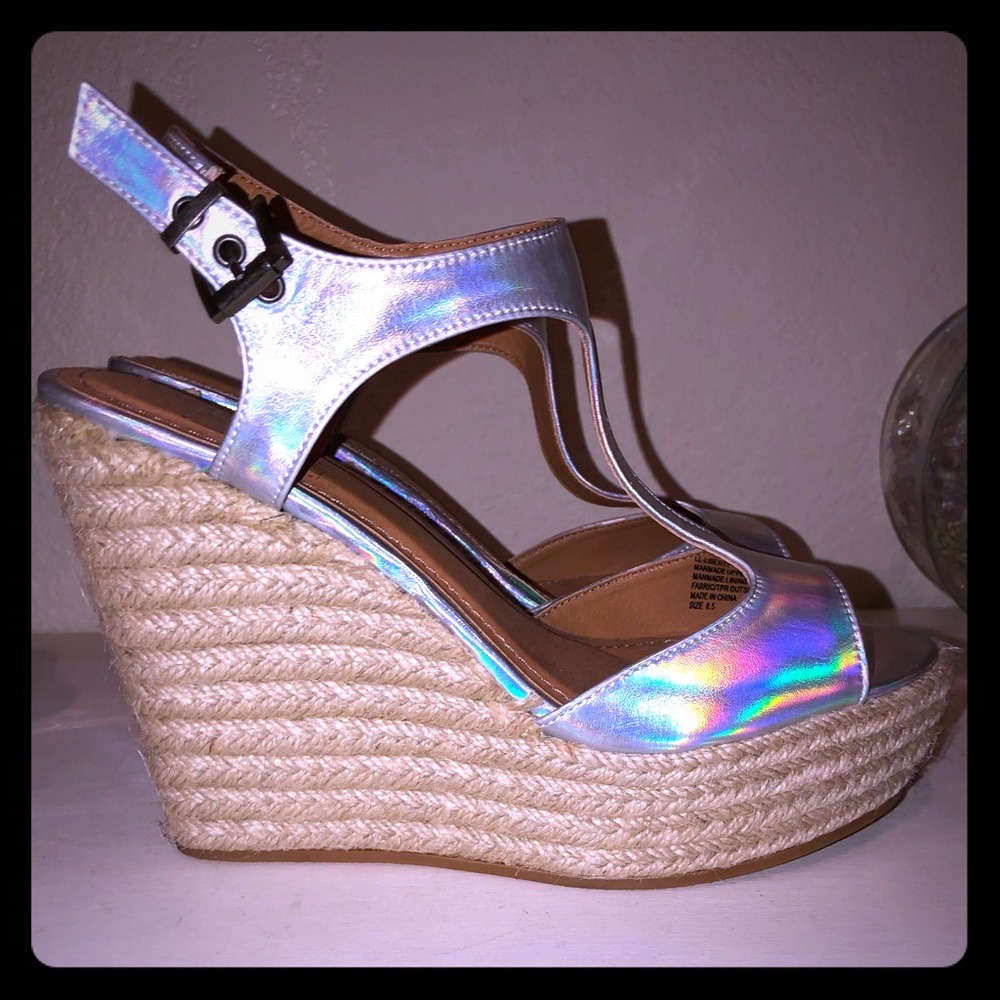 L4L LANA Iridescent Holographic Wedge - NWOT